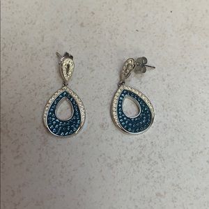 blue and white dangling earrings